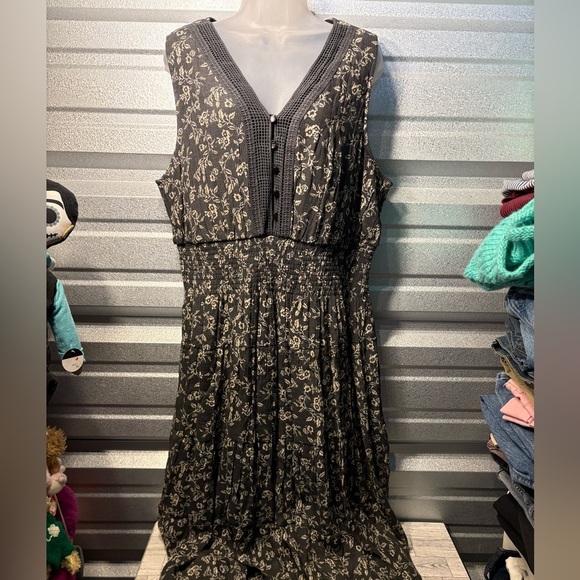 Lole Dresses & Skirts - Lole Black and Cream Floral Maxi Dress